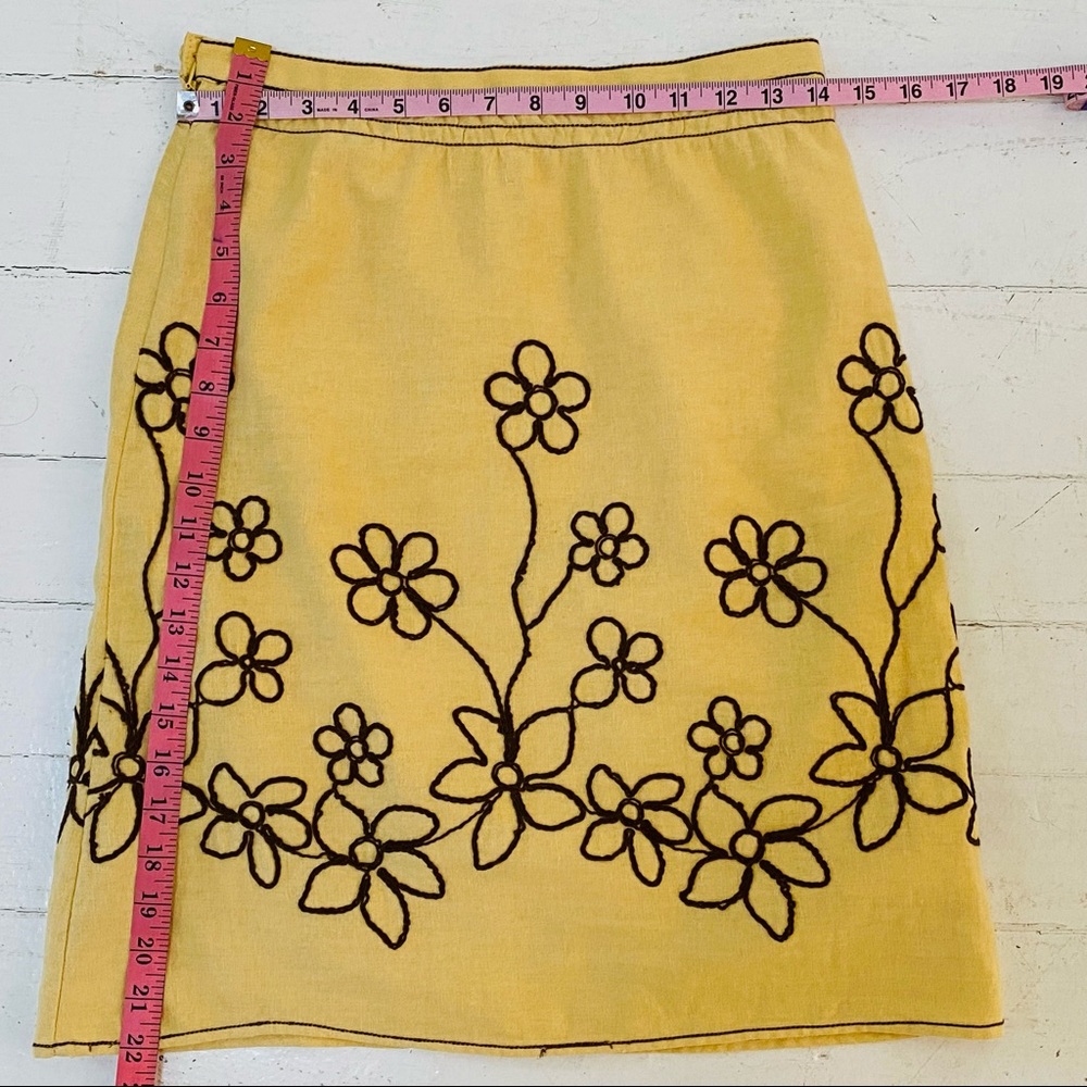 Max Studio Yellow Linen Blend Embroidered A-line Skirt (size 4) - Picture 7 of 7